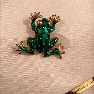 Frog pin